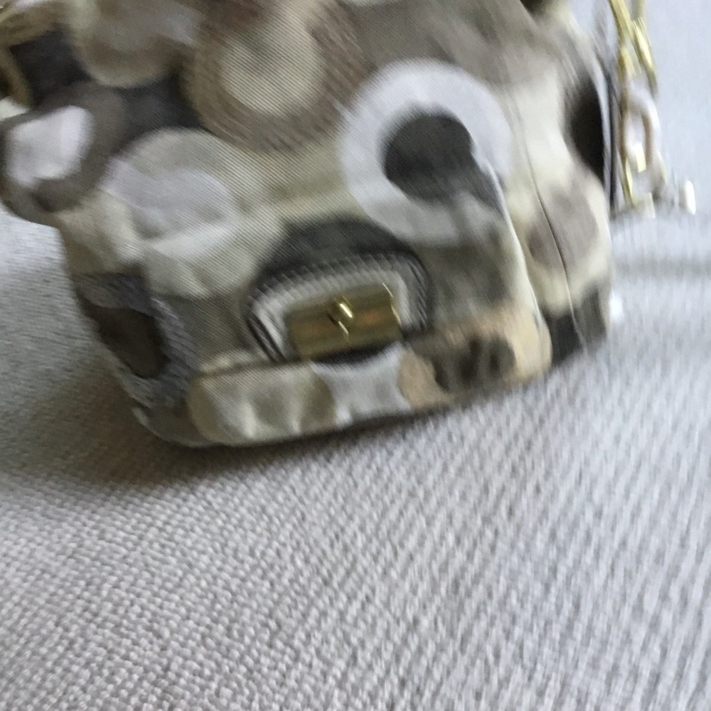 Coach Hobo Bag in Cream and Brown - Picture 2 of 16